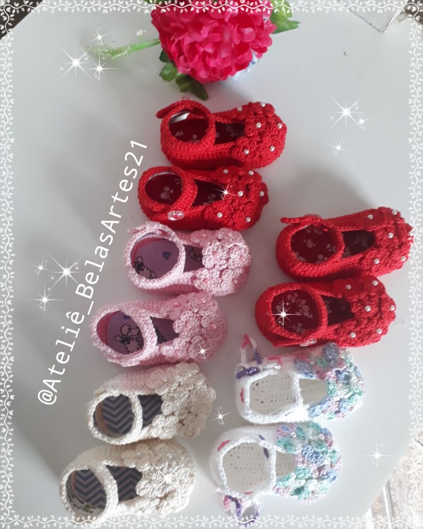 Sapatinhos florzinha de crochê... Os que eu mais amo fazer. 😍😍😍
#sapatinhodebebe #crochet #crochetbaby #sapatinhodecroche