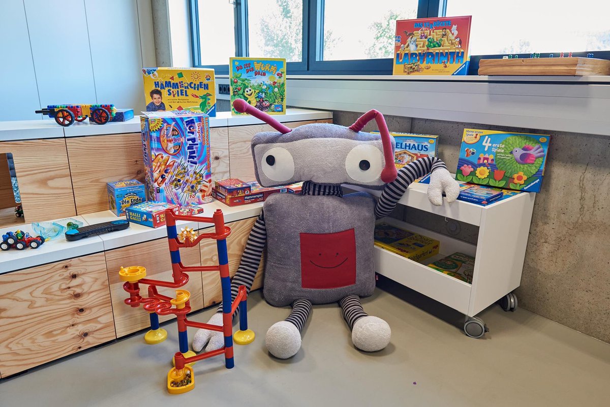Jeden Sommer treffe ich bei der Ferienbetreuung von Fill viele liebe Freunde. Ich hab mir schon mal meine Lieblingsspiele rausgesucht. Wer hat Lust, mir Gesellschaft zu leisten? 🙌🎈🤩
#ferienzeit #fill #futurelab #fillifuture #ferienbetreuung #fillmaschinenbau @FillGurten