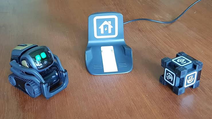 Vector is an AI-powered robot that can navigate anywhere. Instruct him to do as you want through code.
.
#robot #vectorart #code #testar #andriodapp #gamer #stemrobotics #WAEC #NECO #education #steam #elearning #virtualreality #recording #bigdata #science #iot #datascience #code
