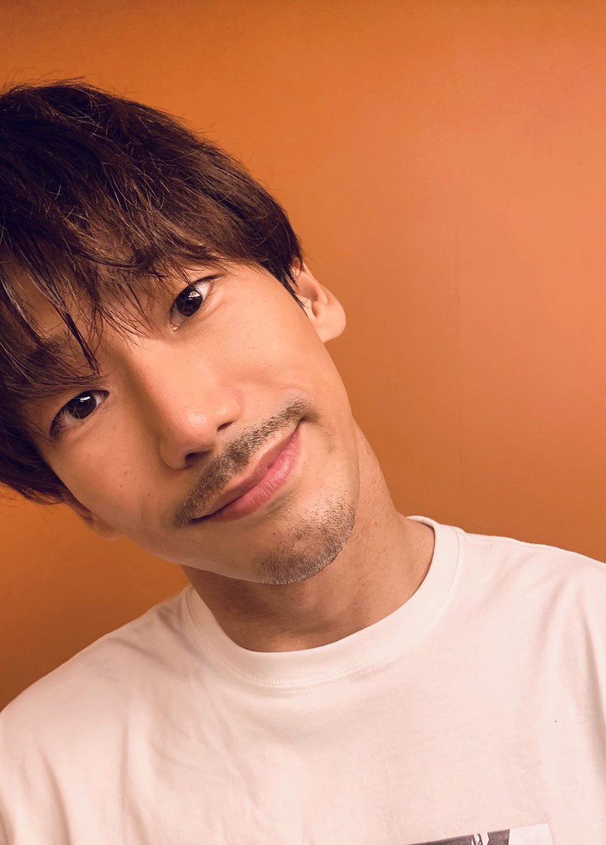 Naoki Kobayashi こんばんは 小林直己35歳 好きな食べ物は炭水化物とお肉です みんなまだ覚えてくれてるかな 暑い日続くねー 水分補給してこう 今日は久しぶりにロケしてきました 明日発表するね 8月2回目の投稿てことにびっくり 夏バテ気味 Naoki Kobayashi こんばんは 小林直己35歳 好きな食べ物は炭水化物とお肉です みんなまだ覚えてくれてるかな 暑い日続くねー 水分補給してこう 今日は久しぶりにロケしてきました 明日発表するね 8月2回目の投稿てことにびっくり 夏バテ気味