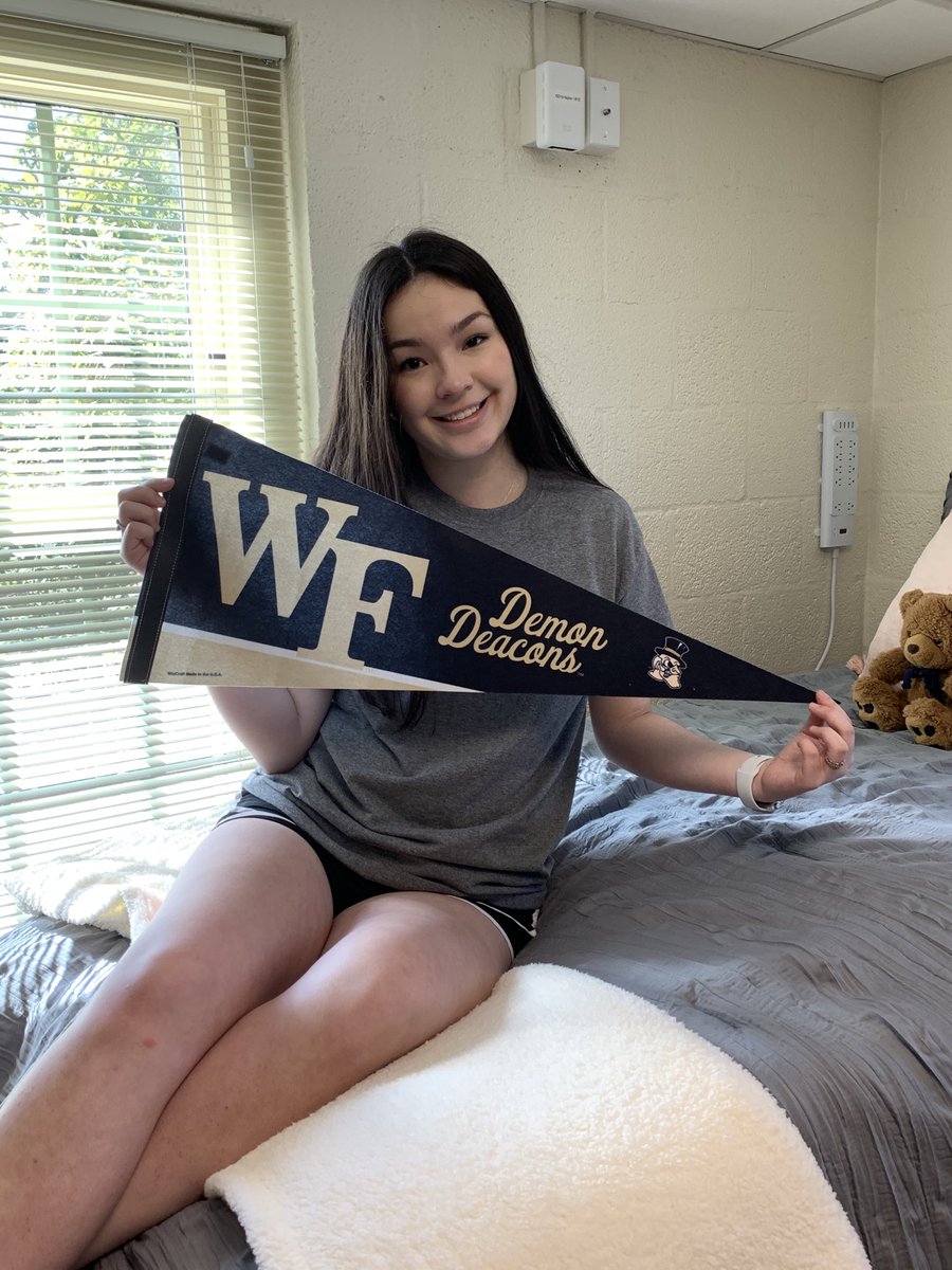 roberthigh2nd's tweet photo. My beautiful daughter is officially a Wake Forest University student. She moved in on August 18th.  So proud and blessed!!! https://t.co/6CukEhhtnM