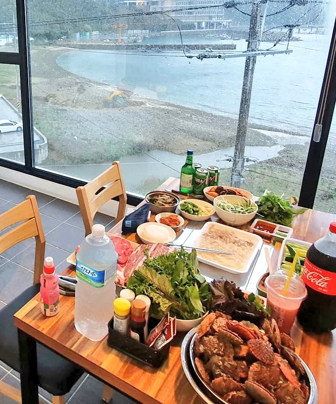 heoddi's tweet photo. #BBQ is the best when it rains &
Good choice with a view of the sea:)
#koreabbq #foodlover #foodblog #foodie #food #foods #eating #ASMR #mukbang #delicious https://t.co/Lk4IC4yPkH