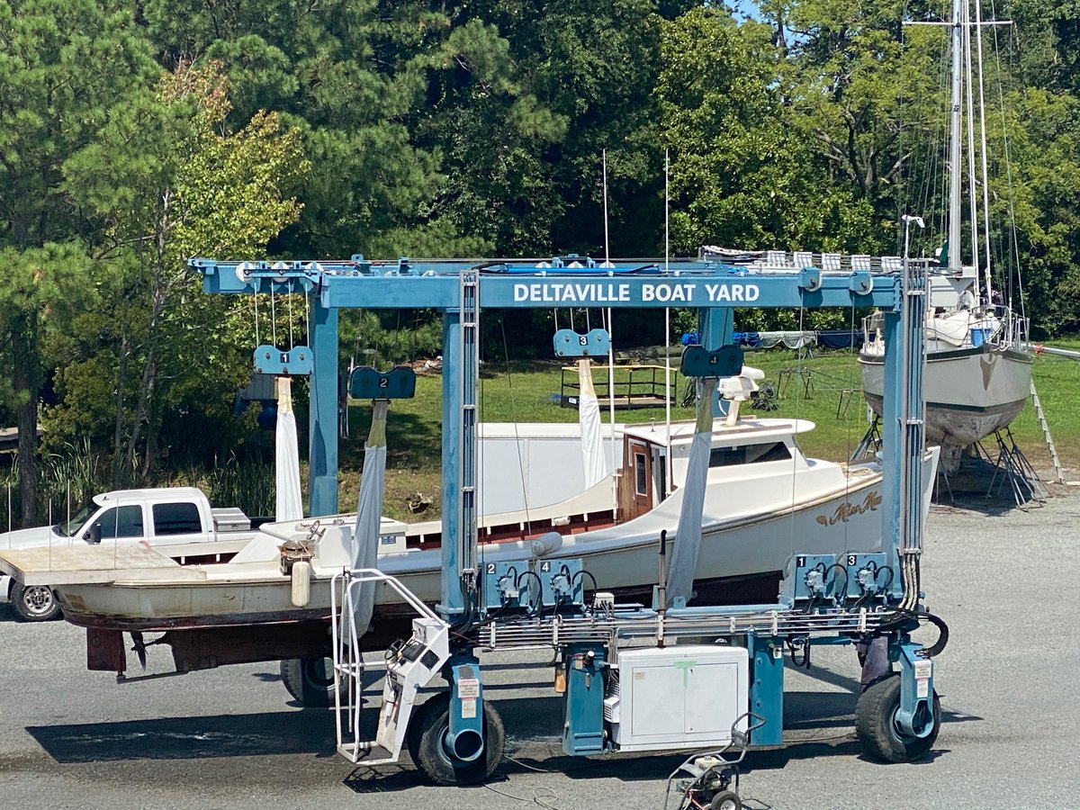 DBYard's tweet image. Hauling out one of the local beauties, "Miss Mary", built by the late master carpenter and boat builder of Deltaville, Grover Lee Owens.