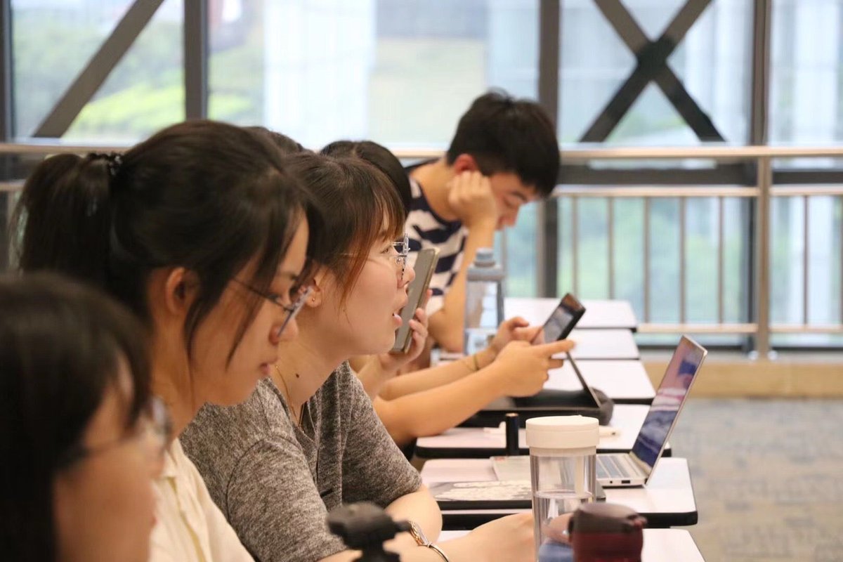 IBSBFSU's tweet photo. In the CFA trials, every student of BFSU worked hard and devoted themselves to analyzing the data, displaying the results and making great reports to achieve good results in this competition.
#IBSBFSU #StudyinChina #studyabroad #BFSUers #북경외대 #유학 #베이징 #경제 https://t.co/7hhiayYEFe