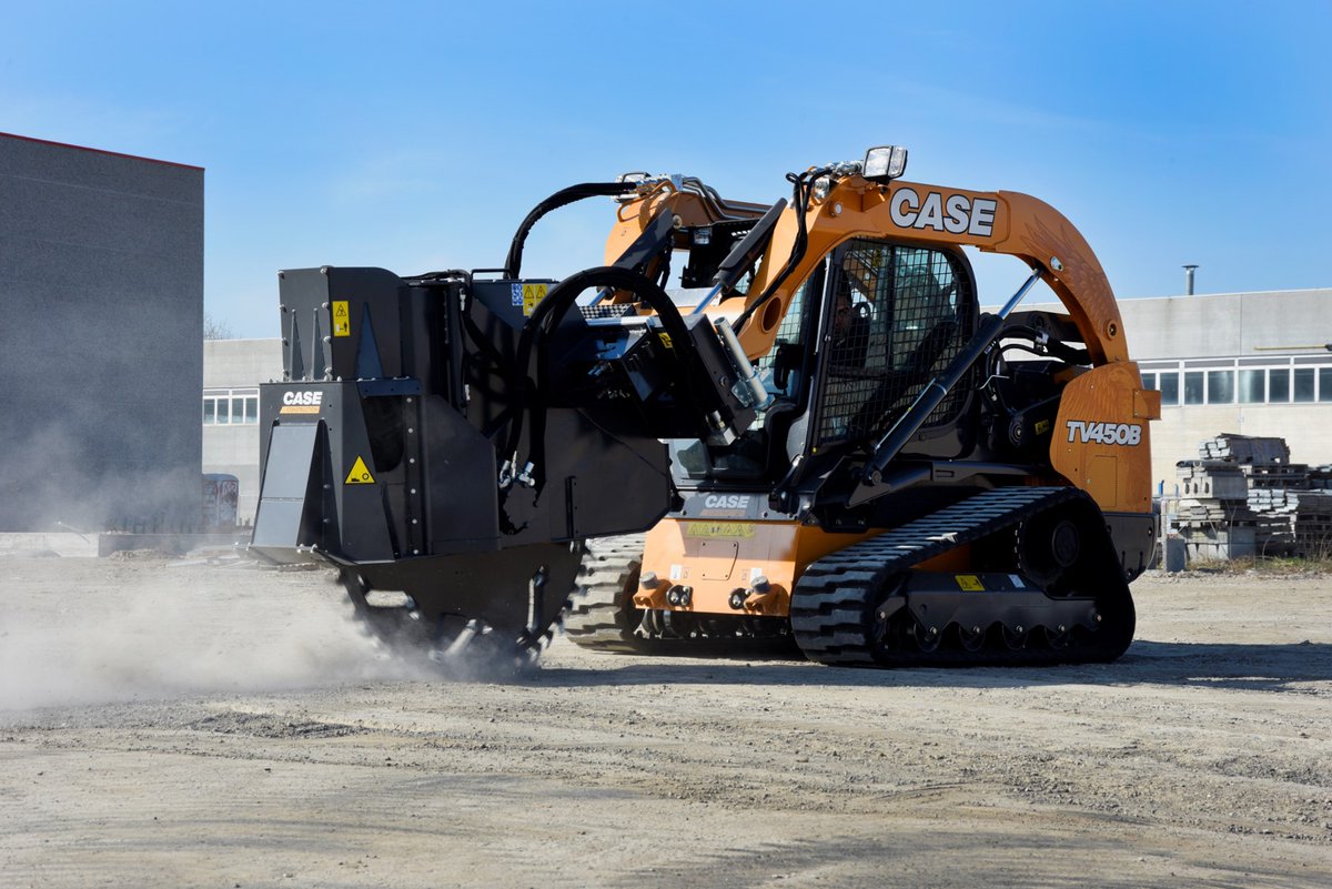 CaseCE_EU's tweet photo. CASE B-Series skid steer and compact track loaders provide full power at any speed. Utilising the Creep Speed function, attachments can be set to receive maximum hydraulic flow while maintaining low travel speeds - perfect for operating hydraulically demanding attachments. https://t.co/JMBNwJFyAg