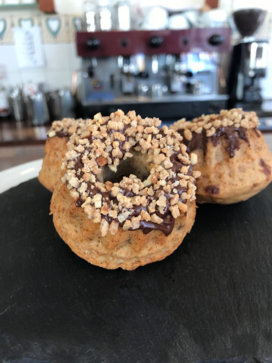 Heute gibt es diese süßen Mini Gugelhupfe Schokolbanane! Mjam..