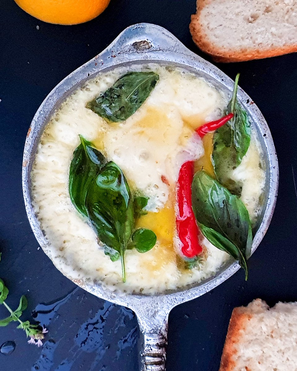 tangoandrakija's tweet photo. Melted cheese is always a good idea...🧀🧀🧀💘💘💘
#basil leaves &amp; chili just to show of our garden babies 
🍃🍃🍃🌶️🌶️🌶️
Bon appétit!
.
#provoleta #provolonecheese  #inmykitchen #eatpretty  #simplefood #homecooked #foodism #foodphotography #foodstyling #easymeals https://t.co/qKkC7ghs95