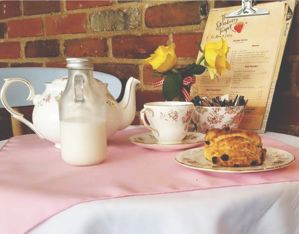 CllrLJones's tweet image. Very enjoyable and fantastic place to attend @sberryteapot thanks to Amanda. Highly recommend the 🍓tea shop in #Sudbury and thanks to @Lyviaax and @h0t_w4x for your hospitality. Happily return the favour in #Frodsham