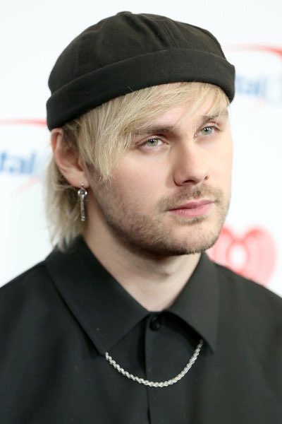 i don’t know who needs to hear this but michael clifford is attractive