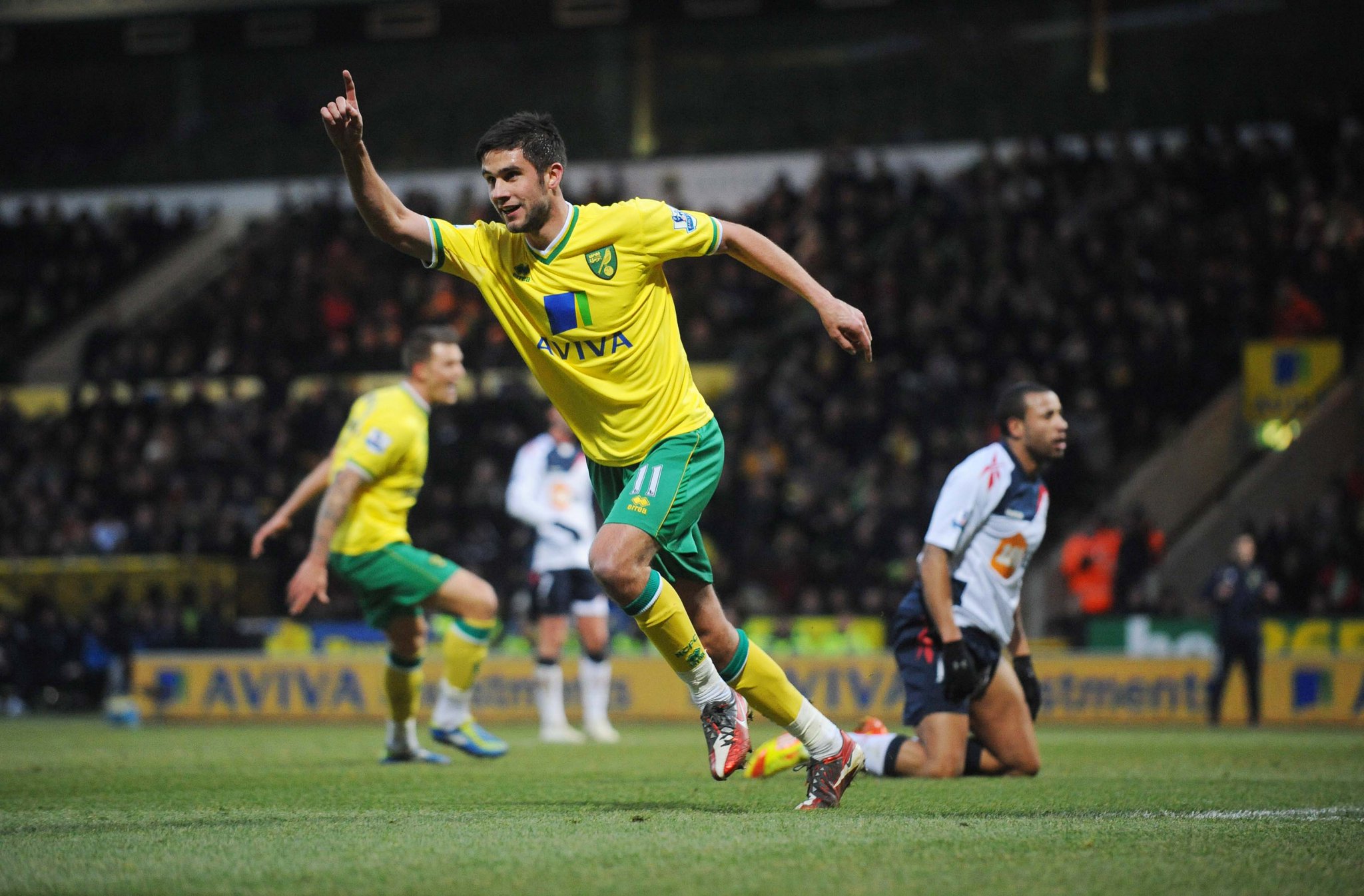  Happy birthday to former City midfielder, Andrew Surman! 