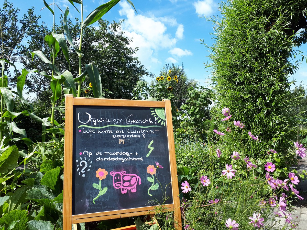 Wie komt ons tuinteam versterken?
Lijkt het je leuk om een paar uurtjes in de week je handen uit de mouwen te steken midden in het groen?
🍒🌻🍎🐝🍓🍀
We verwelkomen je graag!
#vrijwilligerswerk
#bloementuin
#groententuin