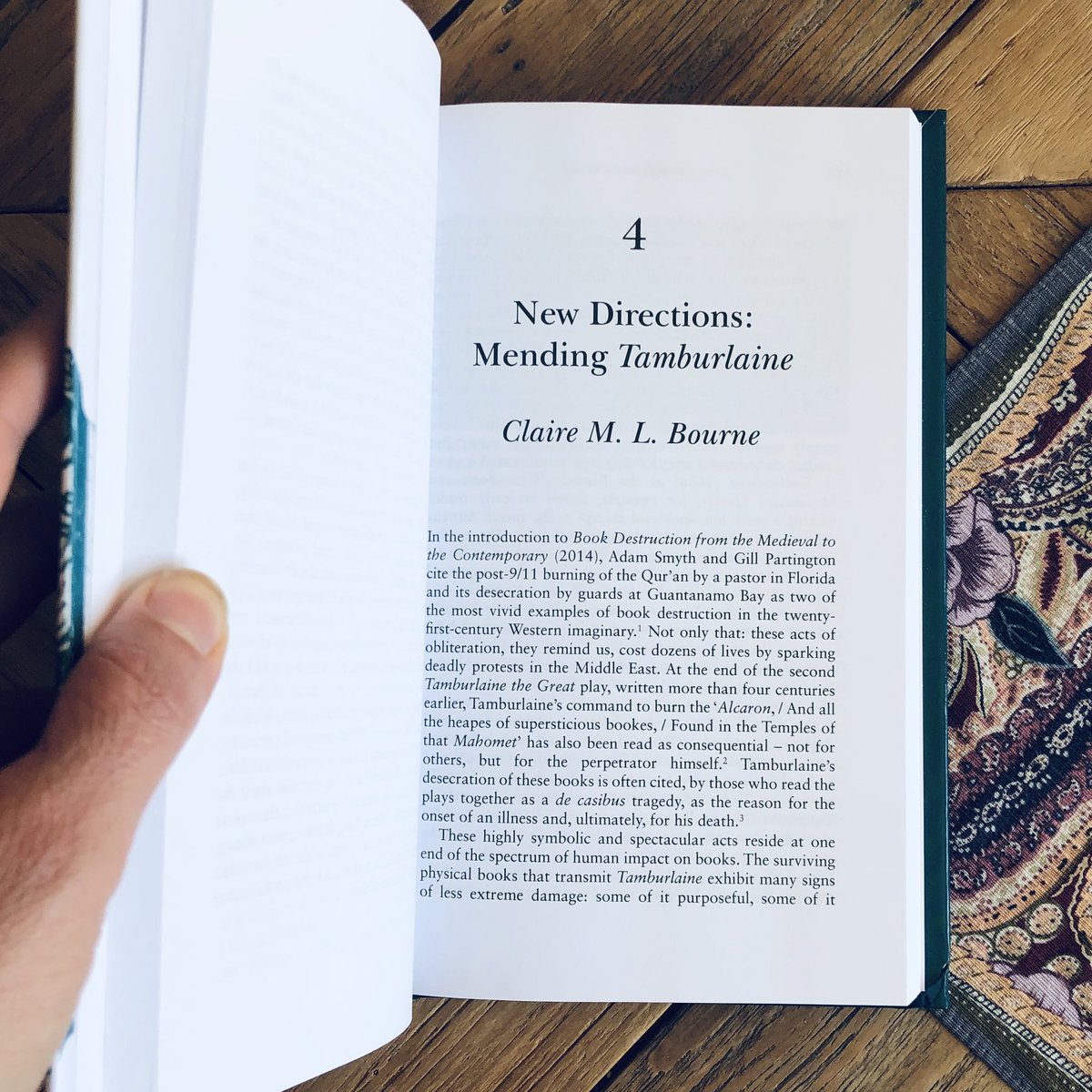 look what turned up on my doorstep yesterday! expertly edited by @dnmcinnis & feat chapters by @DrPeteKirwan @swallowsong @Obscure_drama @sydneeisanelf @shakedsetc among others. & if book damage/repair is your thing, i’ve got you w/ this piece on @psulibs 2 TAMBURLAINE (1606).