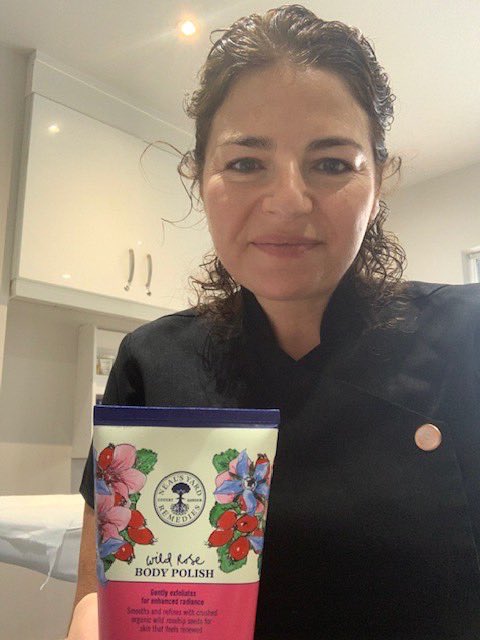 Huge thank you to Debbie Jacobs who raised £34 for the Leeds and District Network by donating her commission made from selling Neal’s Yard products. A further £60 was raised for <a href="/CrohnsColitisUK/">Crohn's & Colitis UK</a> by Debbie’s friends and family through Facebook donate 💜💜 <a href="/CrohnsColitisFR/">Crohn's & Colitis UK Fundraising</a>