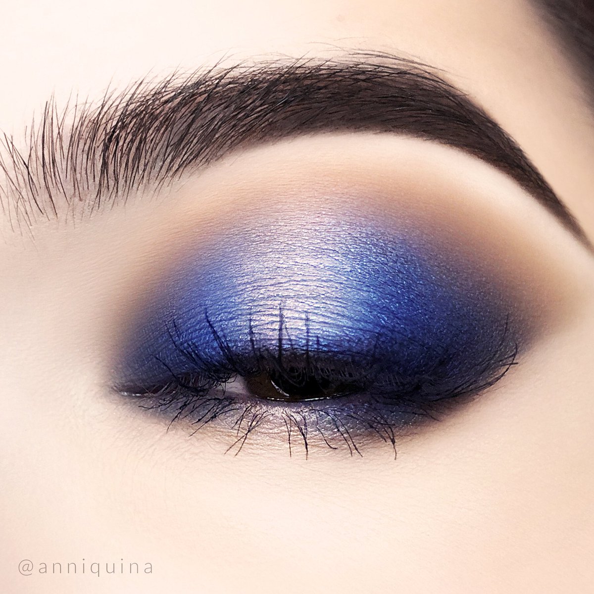 Anniquina's tweet photo. π
Products used:
@ColouredRaine single eyeshadows in Clutch Pearls, Blue Magic, Angel Face, Gingerbread, Chocolate, Black Moon,
@essence_DE I Love Extreme Volume Mascara Waterproof
π
#colouredraine #essencecosmetics #halomakeup #crueltyfree #blueeyeshadow https://t.co/XYyhBdBpwE