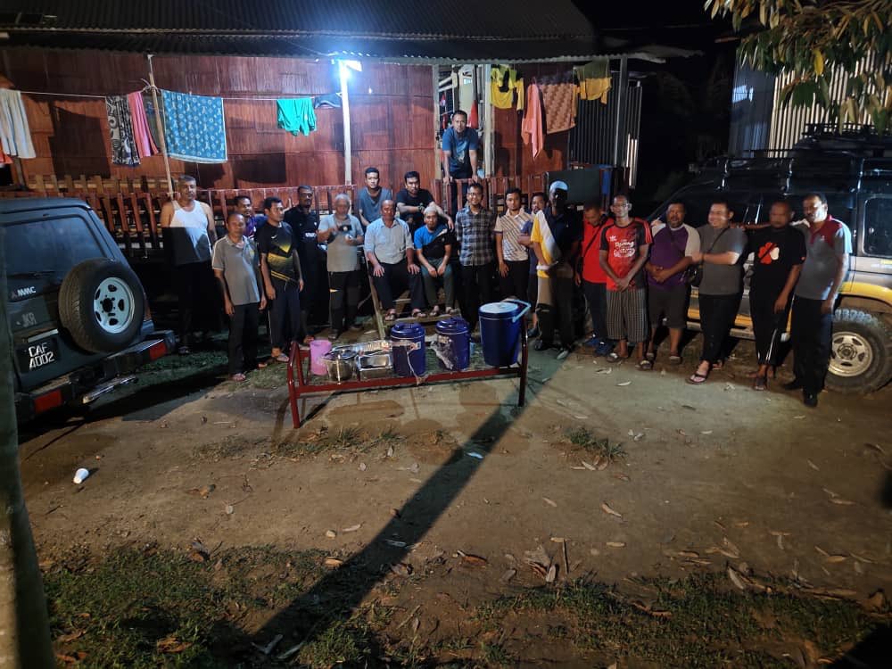 19.08.2020 (Rabu)

Alhamdulillah syukur.. Kerja2 pemasangan jmbtn (Bailey) di Pos Titom &amp; Lenjang, Lipis, Phg tlh siap sepenuhnya..t.kasih kpd semua team yg t’libat

@MOWorks <a href="/PetraJayaMP/">Fadillah Yusof 🇲🇾</a> @wrosdyOfficial  <a href="/IrZulkefly/">Mohd Zulkefly S</a> <a href="/suhaimij1962/">@suhaimij1962</a> <a href="/JKRPAHANG/">JKR PAHANG</a> <a href="/JKRTemerloh/">JKR Daerah Temerloh</a> <a href="/jkrkualapilah/">JKR Kuala Pilah</a>