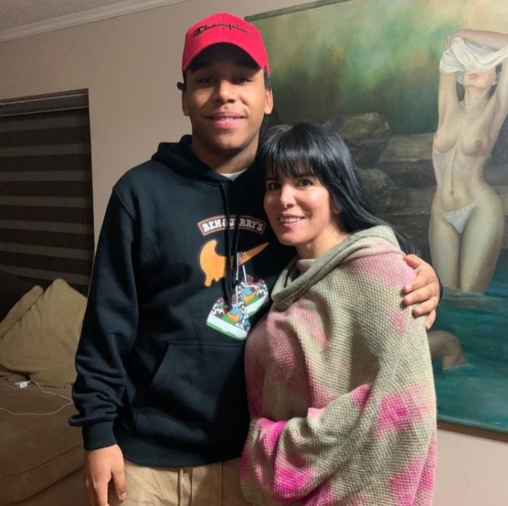 Raquel Argandoña, te presento al hijo de Anita Alvarado q es un chico sano, q se tituló de Contador. Sii ese mismo chico de la madre q tú junto a la Maldonado se reían y trataban de lo peor. Como nos castiga la boca tu Hernán te salió DELINCUENTE y la Anita crío un profesional. https://t.co/zUCBViZpcK