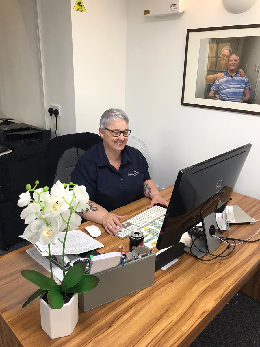 AutonomyGroup's tweet photo. Our lovely team at Autonomy Care, loving their new office space! π€©
.
.
#serviceusers #lovemyjob #busybees #assistedliving #domiciliarycare #excellentcare #autonomycare #service #teamvibes #newoffice #domcare #everydaymakesadifference https://t.co/Bq9qgVOyo9