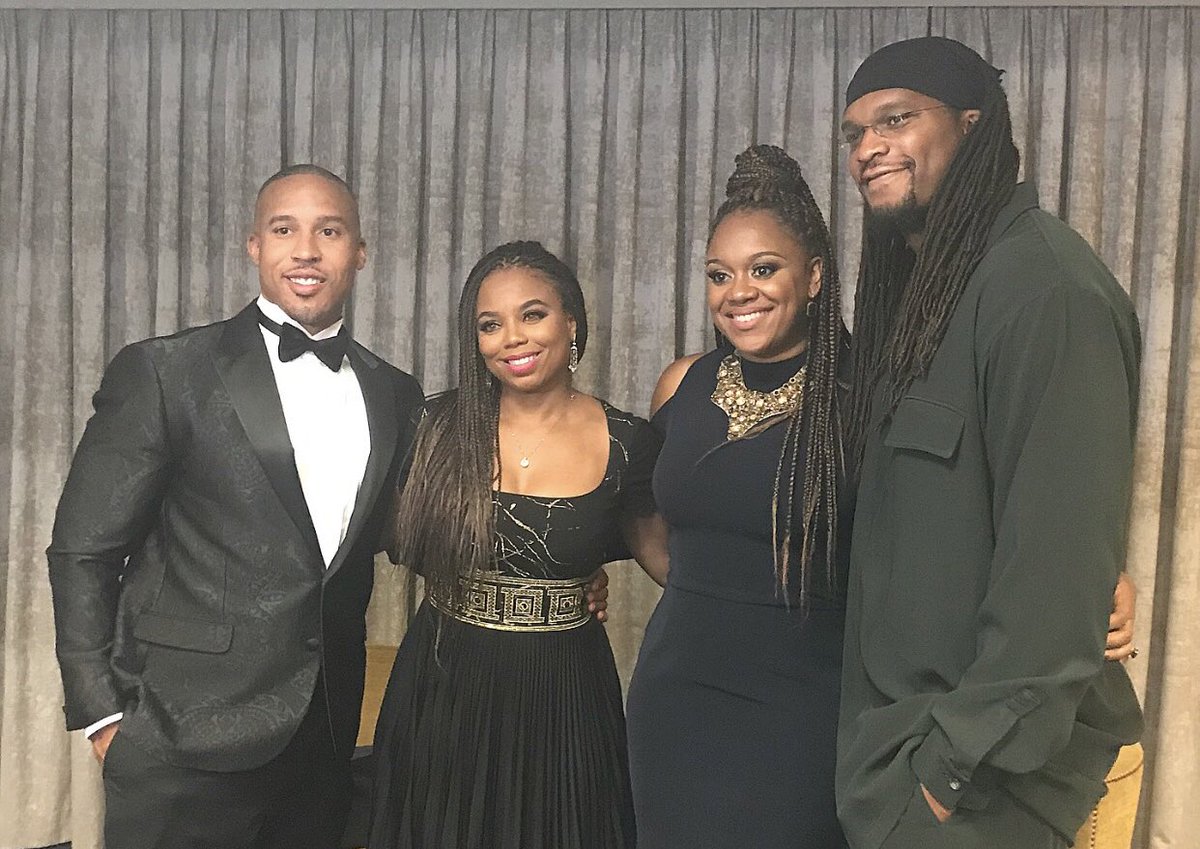 etanthomas36's tweet photo. It’s not #ThrowbackThursday yet but this was a dope pic
#NicholeThomas #JemeleHill and #OleBoy Lol https://t.co/O01QnBObBN