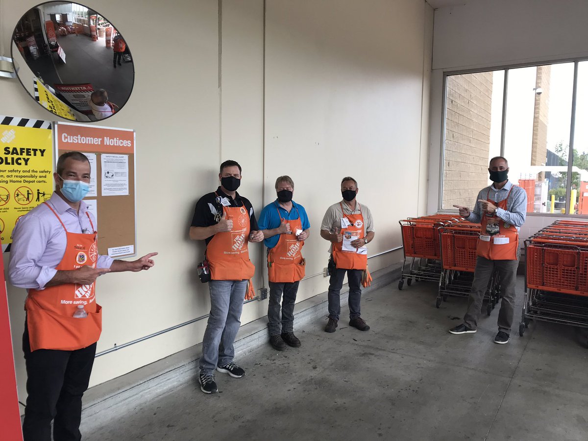 Great Leadership, driving in stock and thanking our associates was the theme at 4743. RVP Shawn recognizes Rob, Chris and Mark with excellences coins. wonderful associates. The store looked amazing! <a href="/JasonBallDM198/">Jason Ball DM198</a> <a href="/BlankenshipSB/">Shawn Blankenship</a> @DerekLarsenHD <a href="/ChrisB_d198/">Christopher</a> <a href="/WerneckeNickie/">Nickie Wernecke</a>