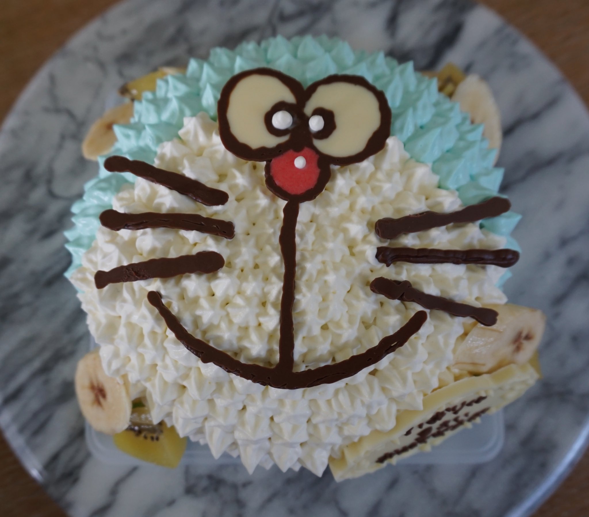 Tsumugi発酵cooking Youtube にて動画配信中 またまたお友達のお誕生日ケーキ 次の日子供たちから満面の笑みでありがとうと言ってくれるのが叔母さんの喜びです キャラクターケーキ ドラえもんケーキ ドラえもん 誕生日ケーキ Cookingtsumugi