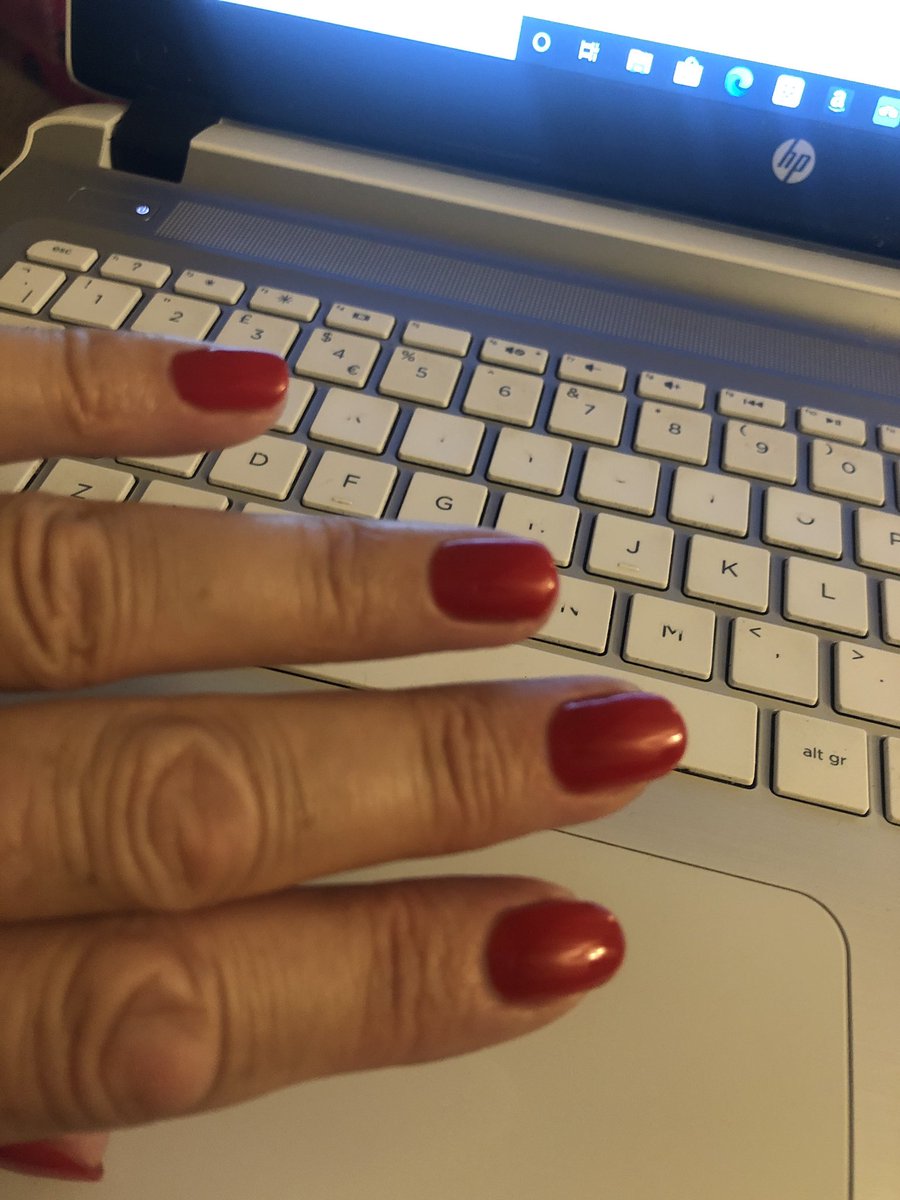mummabstylish's tweet image. The latest #gelnail #colour #applered 🌹🌹🌹