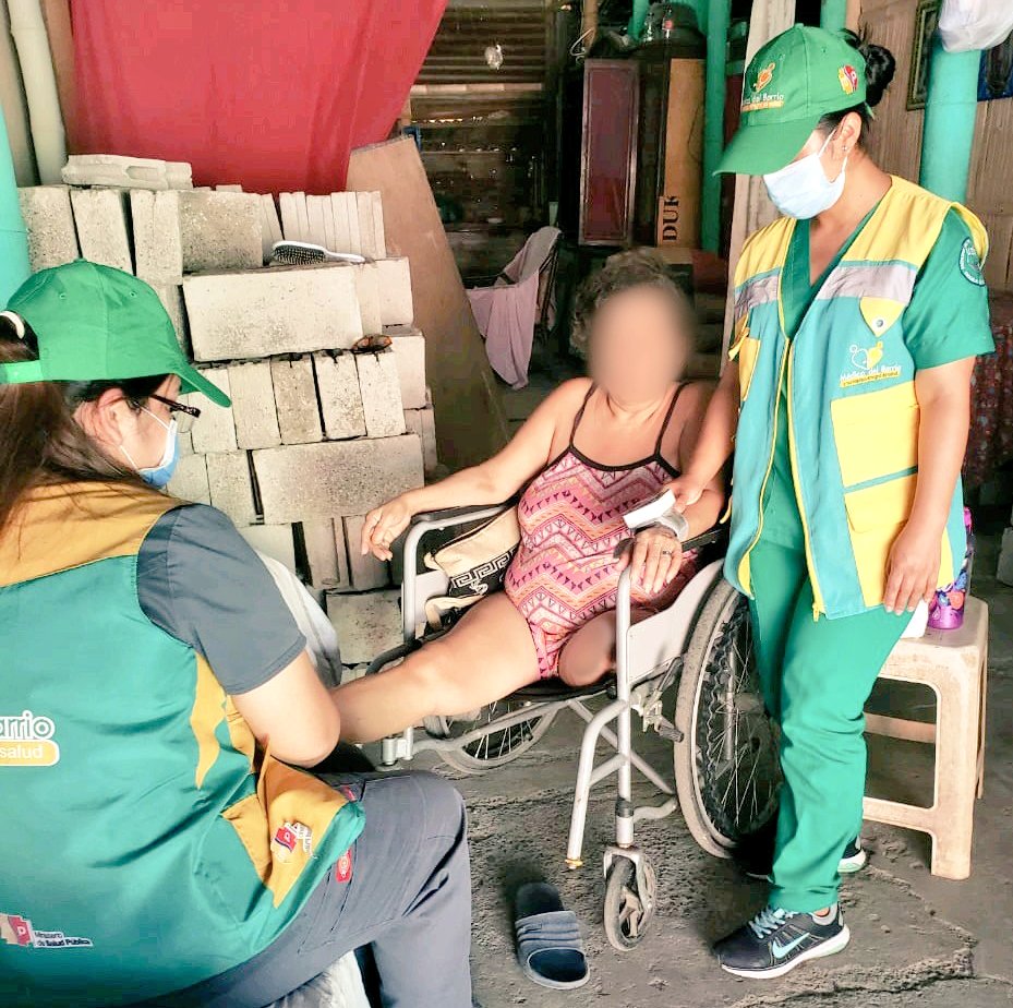 DPS_LosRios's tweet photo. #Guayas | El #MédicoDelBarrio y su equipo integral en salud de Yaguachi, brinda atención médica domiciliaria a personas vulnerables y prioritarias. Se fortalece la atención primaria con enfoque en la promoción de la salud y prevención de enfermedades. #AEcuadorLoSacamosTodos https://t.co/9qsXLo8OSX