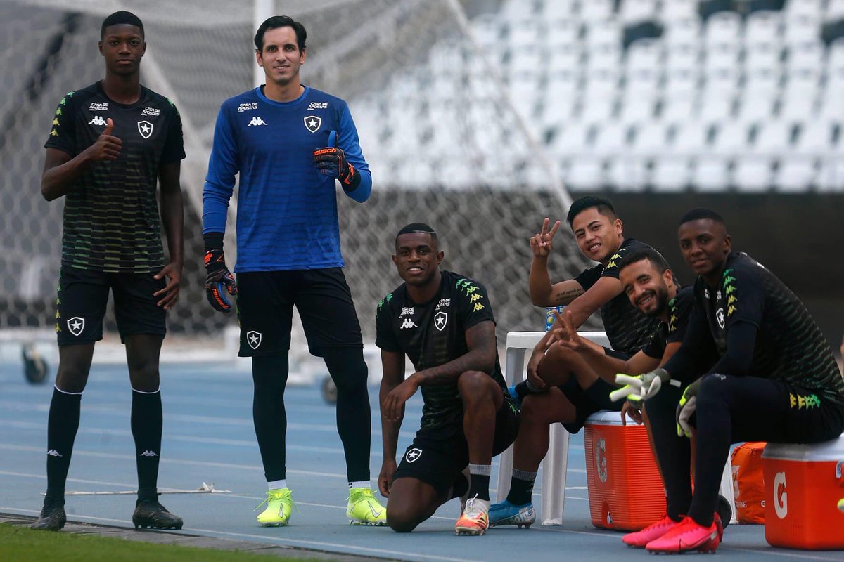 Bom dia, torcida do FOGÃO! Hoje tem BOTAFOGO! 🔥

(Foto: Vitor Silva / Botafogo)