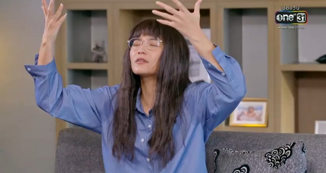 Susupranee2's tweet photo. บุษบา เป็นไรอะ 5555
#ฉันชื่อบุษบาep5 
#beenamthip https://t.co/szqwJhPuDM