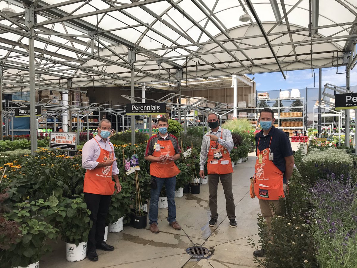 “Good to see you again” a great theme for RVP Shawn’s visit at 4714. Shawn connected and thanked every associate he saw. Special recognition to Maria, Vince, Dawnya, Roxanne &amp; Doug. Excellence Coins for Andy &amp; Chris.  <a href="/ChrisB_d198/">Christopher</a> <a href="/JasonBallDM198/">Jason Ball DM198</a> <a href="/BlankenshipSB/">Shawn Blankenship</a> @maria_4714HD