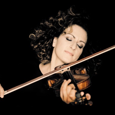 PodiumRadio4 (@podiumradio4) on Twitter photo Om 17.30 alvast een voorproefje op het @Avondconcert vanuit Oude Kerkje Kortenhoef, met violiste <a href="/lisajacobs85/">Lisa Jacobs</a> en pianiste @HelenaBasilova. En om 18.15 gesprek met <a href="/LizaFerschtman/">Liza Ferschtman</a> over haar Bach-tournee. <a href="/NPORadio4/">NPO Radio 4</a> Om 17.30 alvast een voorproefje op het @Avondconcert vanuit Oude Kerkje Kortenhoef, met violiste <a href="/lisajacobs85/">Lisa Jacobs</a> en pianiste @HelenaBasilova. En om 18.15 gesprek met <a href="/LizaFerschtman/">Liza Ferschtman</a> over haar Bach-tournee. <a href="/NPORadio4/">NPO Radio 4</a>
