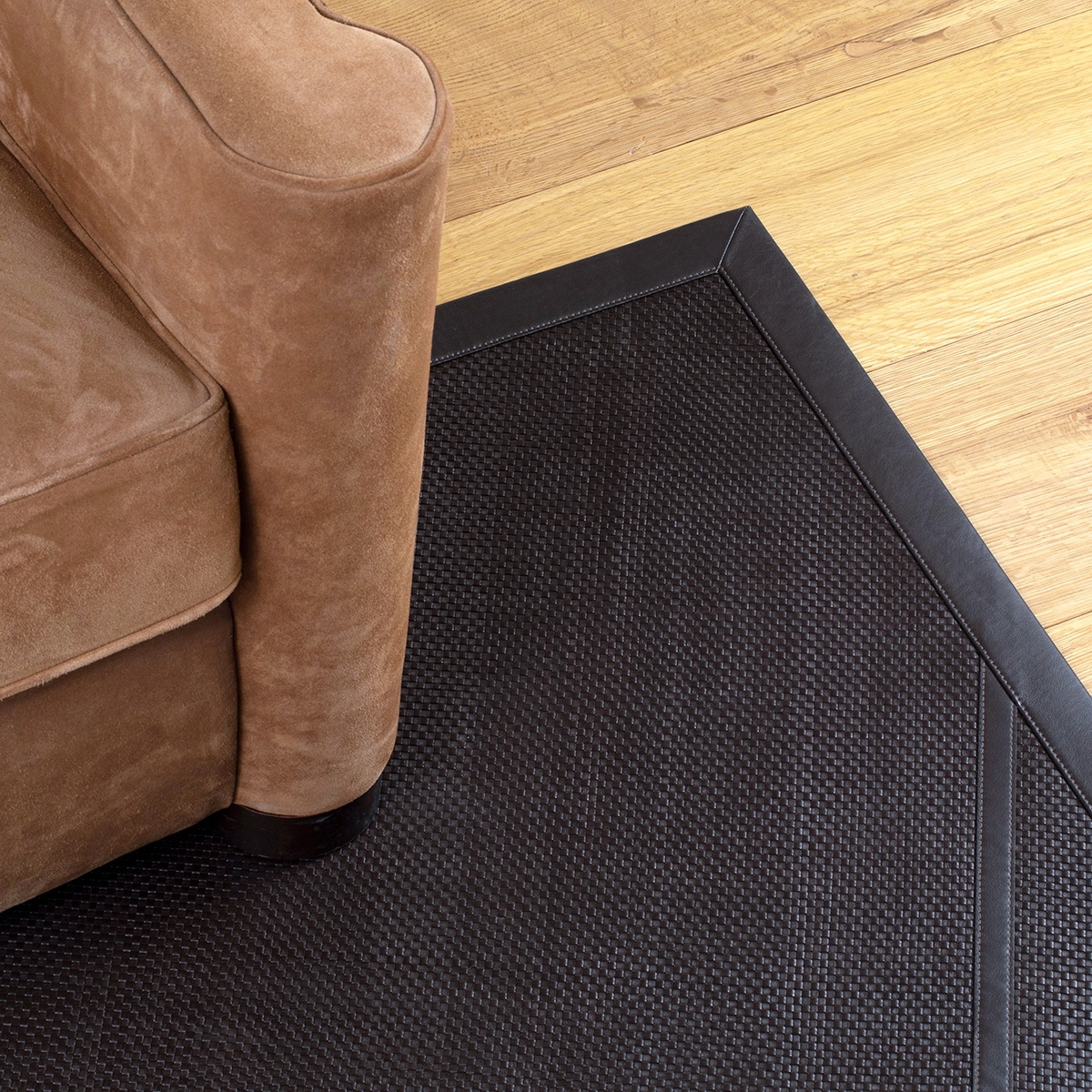 Edelman Leather tweet media