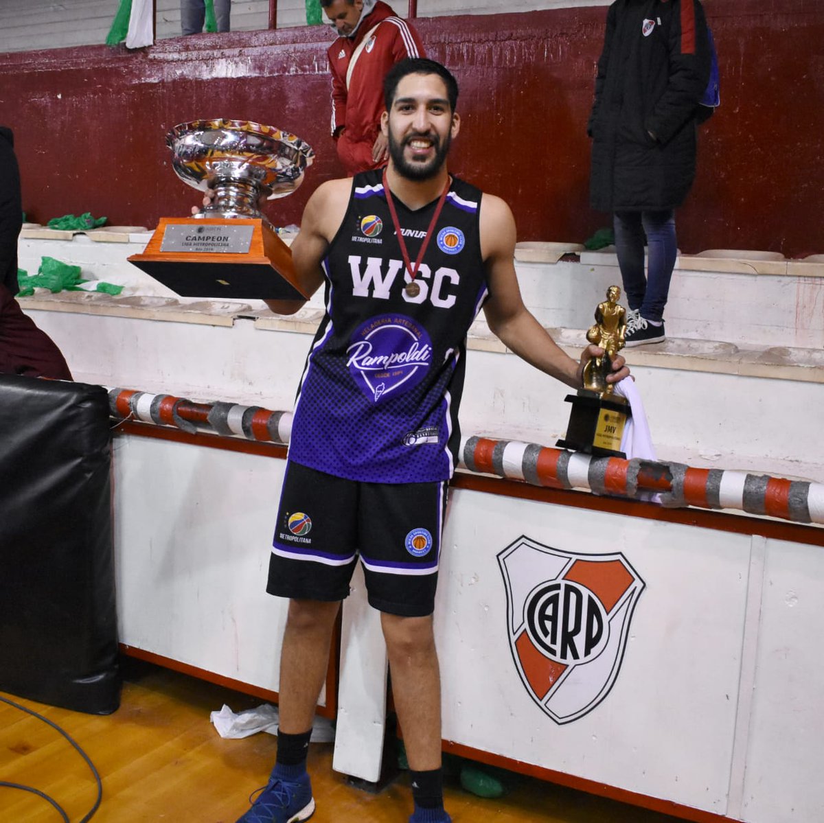 agent__mn's tweet photo. Aquí cuando nuestro pívot MATIAS NUÑEZ @Matinu5 salió Campeón y fue #MVP del torneo PreFederal en BsAs con @WildeSporting #TeamMNAgent 💪👏🏀 https://t.co/76uw6yxZkw