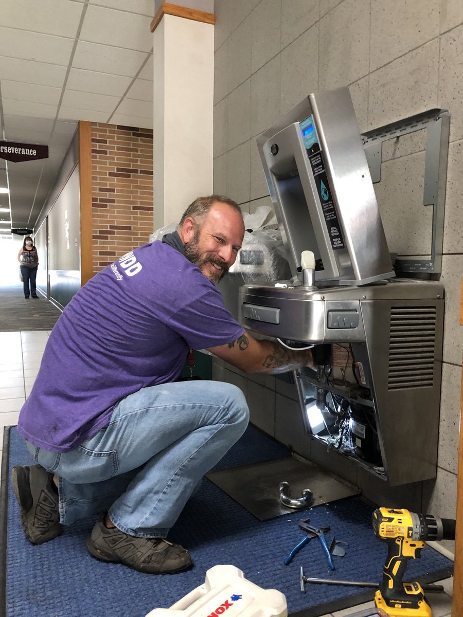 dkrocket's tweet photo. ⁦@RobeyRockets⁩ thank Joe &amp; all who have made our schools ready for students &amp; staff!  These drink stations are awesome! #wearewayne https://t.co/3w6h188Uke
