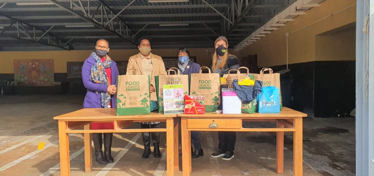 TrafalgarPM's tweet photo. Trafalgar donated to the girls at Ukhanyo Primary school in the Masiphumelele township. All the teachers and students welcomed Trafalgar with singing and dancing. 
#UkhanyoPrimary #MasiphumeleleTownship #Fishoek #Coneckt #TrafalgarPM #Teachers #GivingBack #Community #Donations https://t.co/3oyxhqqaNU