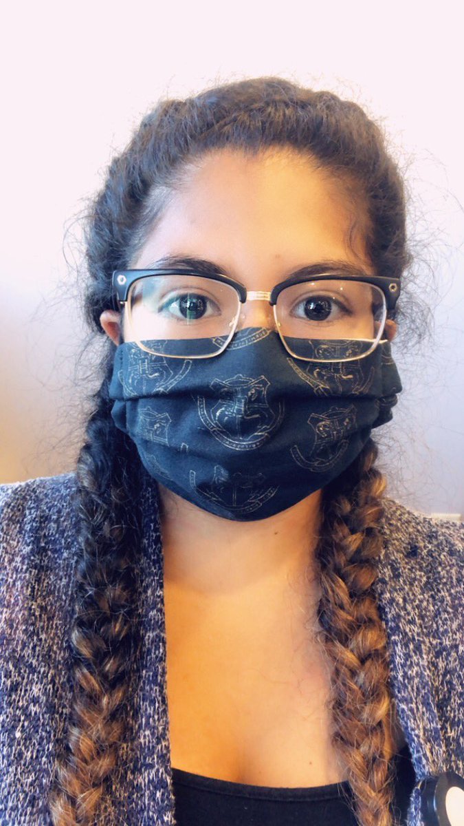 CozyByCastillo's tweet photo. Time for #CMOTD !!!
Today’s mask is brought to you by my favrotie movie/book series, Harry Potter of course!⚡️❤️
Our Hogwarts Crest Mask! (Yes this one is still available for just $6😉)
What are YOU wearing today?😷🥰 https://t.co/XpZnecCaur