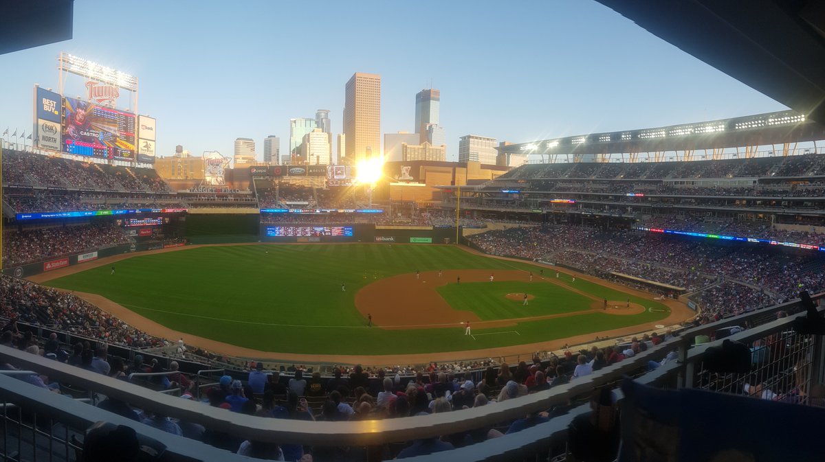 190819 MLB ballpark 14/30 Target Field @Twins vs  @whitesoxReceived a very warm welcome to this city & ballpark. A special season with the single season HR record being set(Tally on banner in RF).   @TwinsPrez  @ncboomstick23  #BombaSquad  @alka_SMELTZer  @TwinsAlmanac  @dohyoungpark