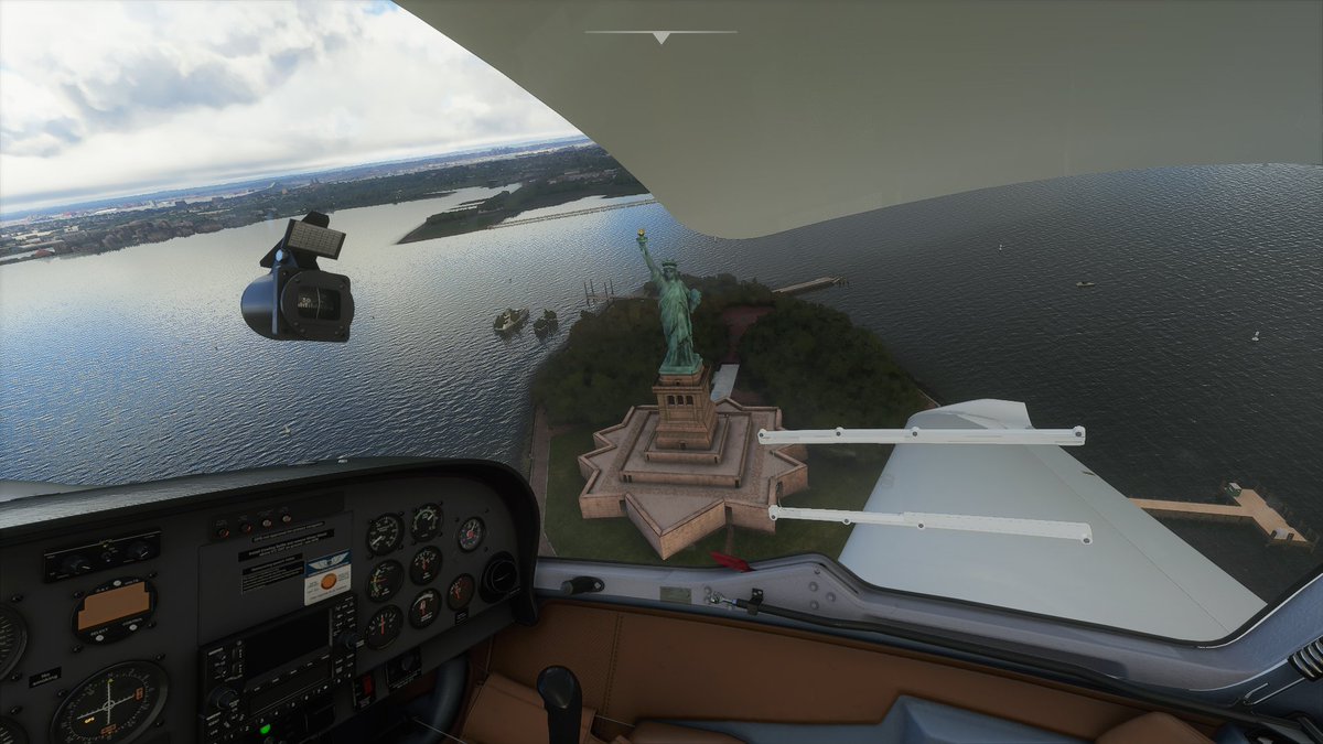 PerrinJean12's tweet photo. ✈️J'ai vu New York!
#NewYork #FlightSimulator2020 #FlightSimulator #flight #Ai #sky #cloud #Planes #Manhattan #simulator #Videogame #MicrosoftFlightSimulator #travel #world #PictureOfTheDay #Photographie  #Microsoft #bing @AsoboStudio Merci✈️☁️❤️🌏 https://t.co/RlI4JnXqGw