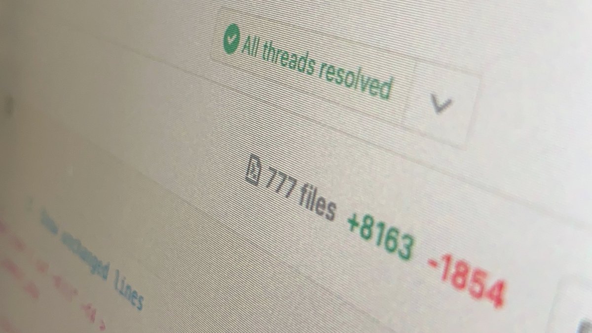 Das Ergebnis von zwei Wochen Arbeit Programmierung am nächsten Release der API von <a href="/lumaserv/">LUMASERV</a>: 8200 Zeilen Code hinzugefügt 😊
Insbesondere wurden viele vServer-Funktionen hinzugefügt und die Unittests erweitert. 
Einblicke in unser neues Interface und die API-Doc folgen in Kürze