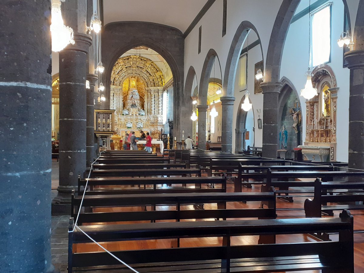 Since I am here, I visit the "Matriz" São Miguel church, built in 1554 (~30 years after a devastating earthquake) and the coastline.Vila Franca do Campo is one of the best places to spot whales in Azores, it seems, after Pico island. Tours last some 3h and start at 50 EUR.65/n &ndash; bei  Igreja de S. Miguel
