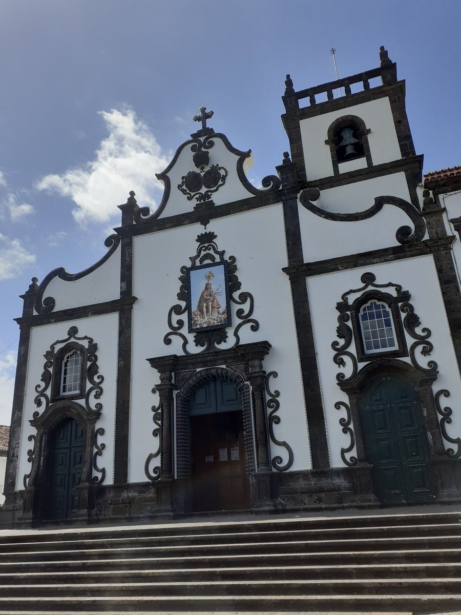 Since I am here, I visit the "Matriz" São Miguel church, built in 1554 (~30 years after a devastating earthquake) and the coastline.Vila Franca do Campo is one of the best places to spot whales in Azores, it seems, after Pico island. Tours last some 3h and start at 50 EUR.65/n &ndash; bei  Igreja de S. Miguel