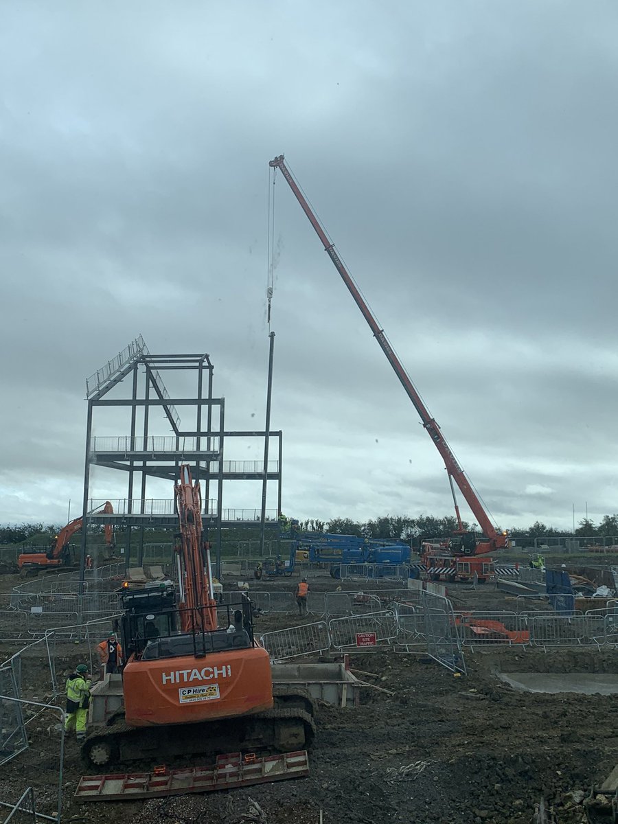 MrB_Pencoedtre's tweet photo. What a difference a day makes! First steels going in @PencoedtreHS https://t.co/iUwka1kaPp