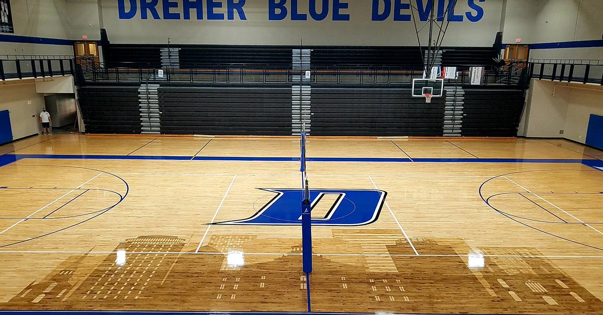 LouatTheState's tweet photo. Also new floor in gym with city of Columbia mural added to floor @dreherathletics https://t.co/PdK0dVioJ6