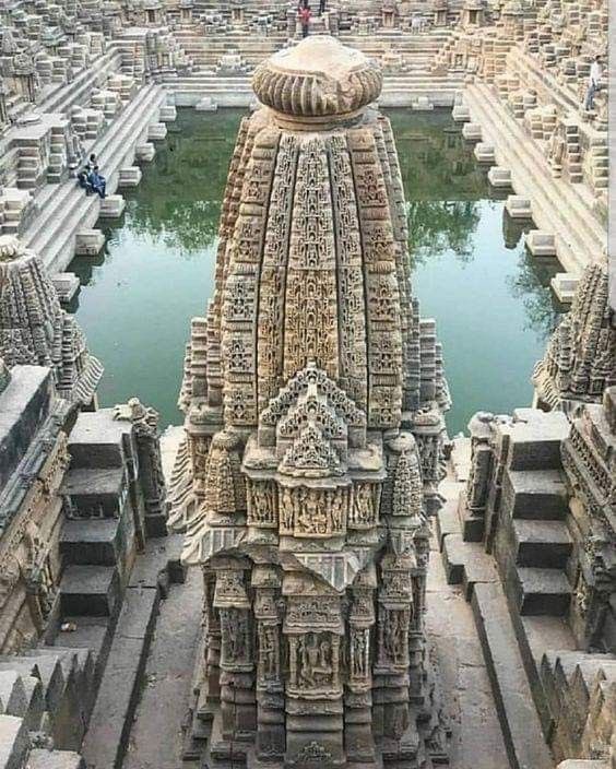 According to some locals there is an underground river flowing under the Lingaraj temple and forming a tank outside the temple which is called Bindusagar Tank. The devotees believe that the water has the unique quality of curing the physical and spiritual illness.