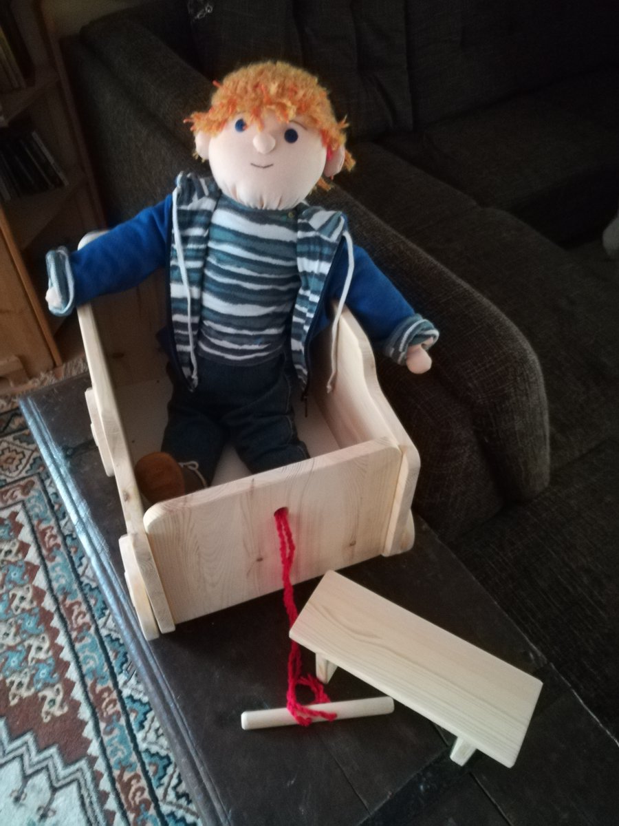 ArtificiumHeinz's tweet image. &quot;Mutti, ich mag Oma nicht!&quot;
&quot;Sei ruhig, es wird gegessen, was auf den Tisch kommt!&quot;
😂🤣
Die neue &quot;Zieh-Karre&quot; ist fertig!
kunst-artima.de