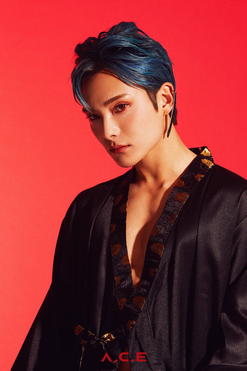 official_ACE7's tweet photo. [#ACE_COMEBACK]
胡蝶之夢 (호접지몽)
HJZM:The Butterfly Phantasy
• 도깨비 (Favorite Boys)
2020.09.02 PM06:00 (KST)

CONCEPT PHOTO 2 (SOLO) 준

우리네 한, 아우성들이 Calling 되어 깨워낸
반귀반신 (半鬼半神), 망측하고 비범하고 진솔한 Hero

#에이스 #준
#ACE #JUN 
#🦋#COMEBACK https://t.co/DLrOBPdlZ3