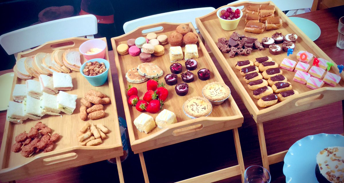 haydn_davies's tweet image. Nice touch for lunch today for my birthday. 😀👌🏼
No more dirty 30’s... 😝 #gettingon #family 😍