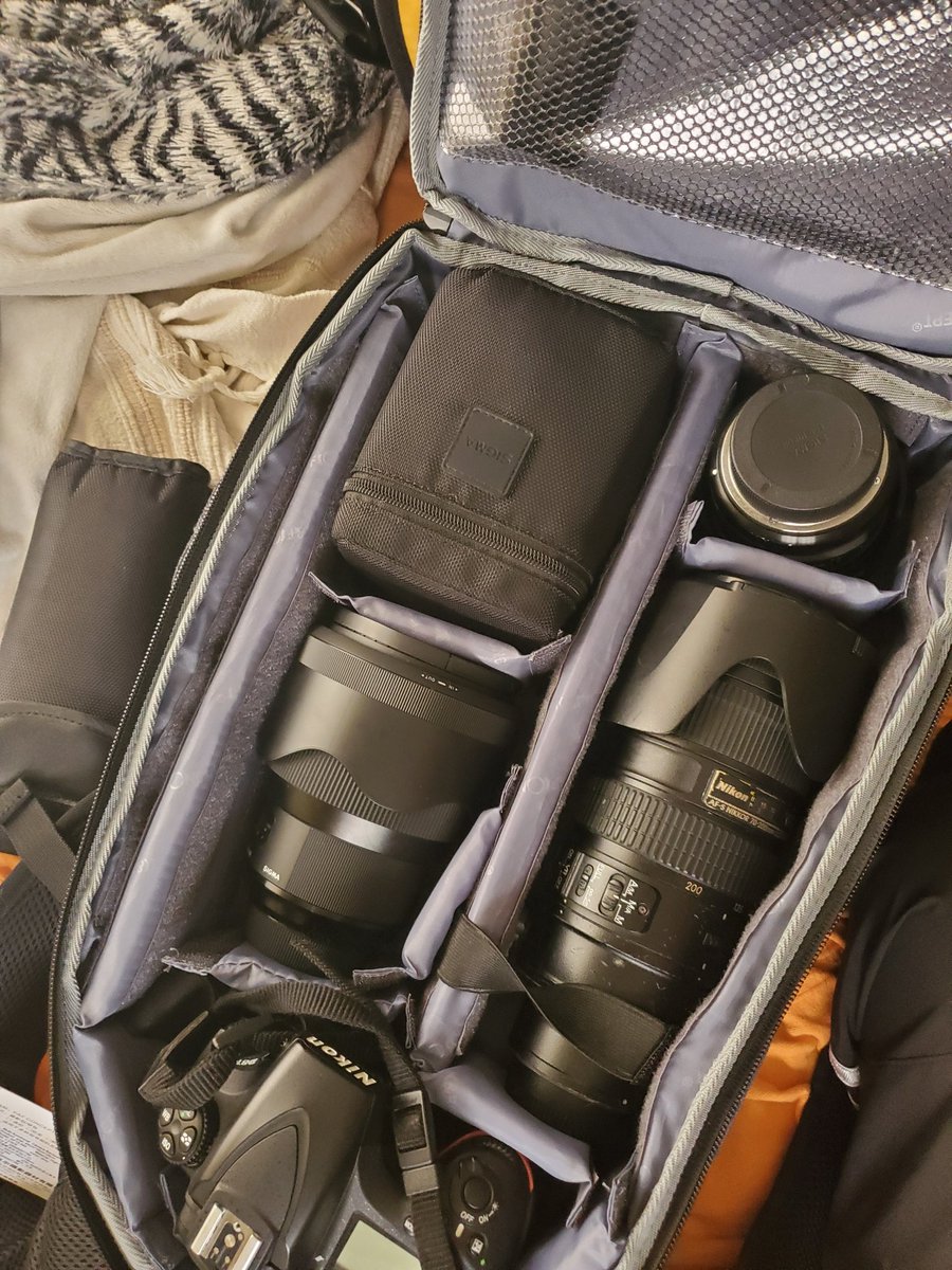 Bueno, sintiéndolo mucho ya si que vendo el equipo entero porque para tenerlo guardado que lo disfrute otro.

Nikon D810 con 75k disparos y grip original.
Nikon 70-200mm Vr2 F2.8
Sigma art 35mm F1.4
Sigma art 85mm F1.4
Nikon 24-120mm F4

Cualquier info MD.

Se agradece el RT~