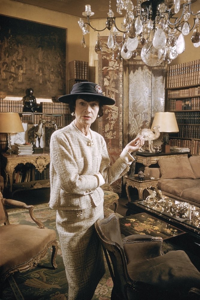 Thread: Today is Gabrielle “Coco” Chanel’s birthday. There is no denying the impact she had on the fashion industry and the way women dress, but as your timelines sing her praises today, don’t forget that she was a Nazi agent and sympathizer. 1/6
