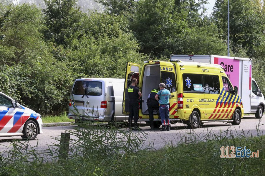 Verkeersconflict ontaardt in matpartij op afrit A30 bij #Ede. 112Ede.