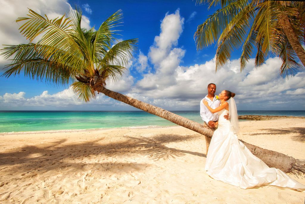 Come for the Wedding. Stay for the Honeymoon.

📸:@oceantwobarbados
#Barbados #BarbadosWeddings #BeachWeddings #OceansTwoBarbados